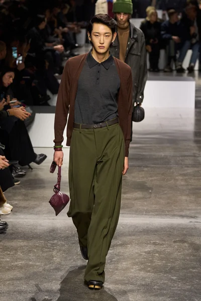 Look 5
